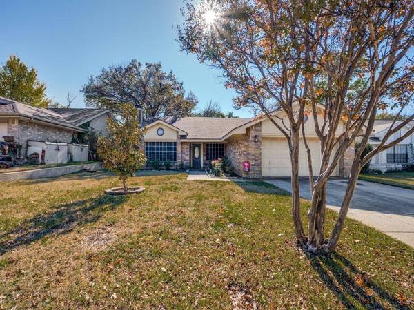 2104 Cold Springs Drive, Arlington, TX 76017
