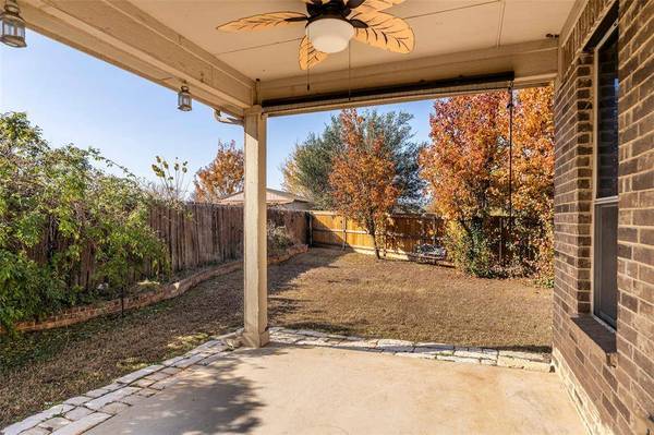 2410 Honey Drive, Arlington, TX 76001