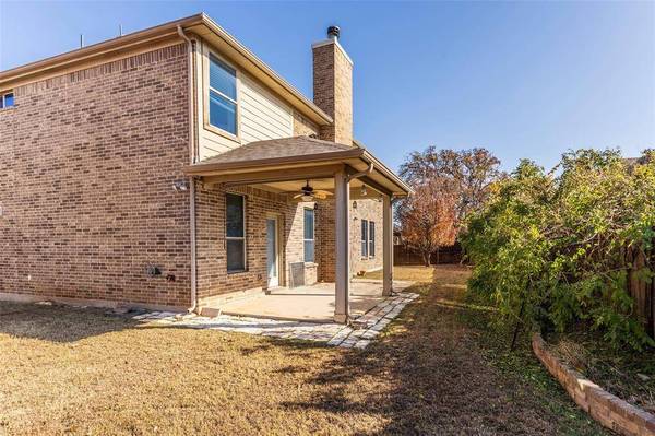 2410 Honey Drive, Arlington, TX 76001