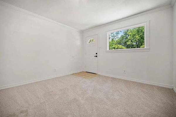 5048 Cedar Hill Road, Fort Worth, TX 76116