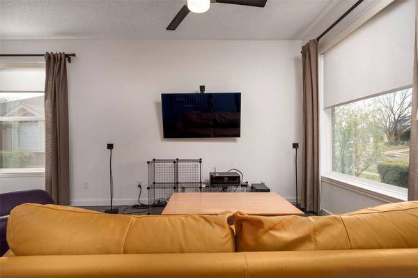 6403 Redstone Drive, Arlington, TX 76001