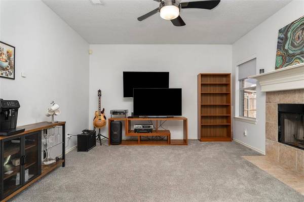 6403 Redstone Drive, Arlington, TX 76001