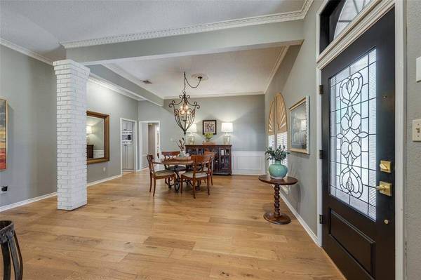 5105 Chad Drive, Arlington, TX 76017