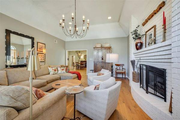 5105 Chad Drive, Arlington, TX 76017