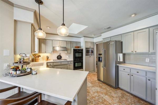 5105 Chad Drive, Arlington, TX 76017