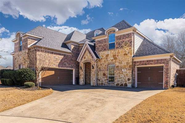 704 Elm Creek Circle, Mansfield, TX 76063