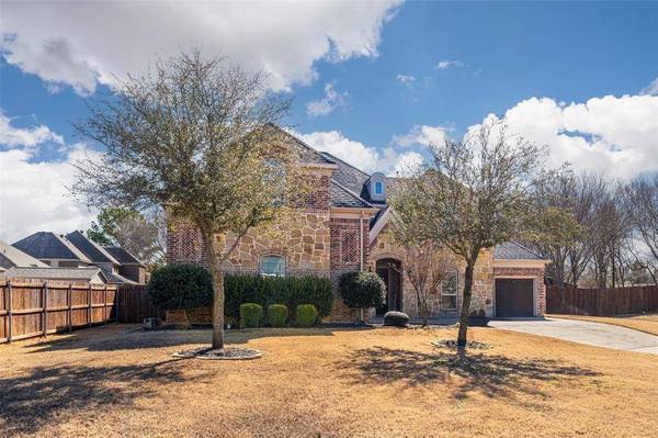 704 Elm Creek Circle, Mansfield, TX 76063