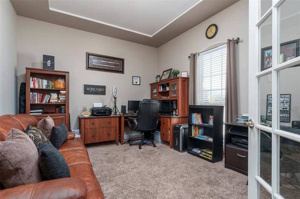 704 Elm Creek Circle, Mansfield, TX 76063
