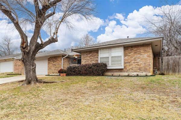5917 Pleasant Hill Drive, Arlington, TX 76016