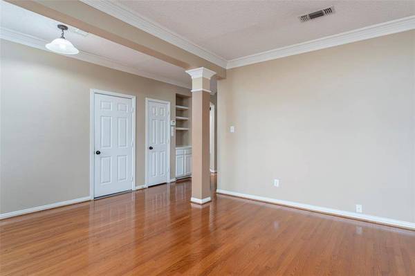 5704 Champion Court, Arlington, TX 76017
