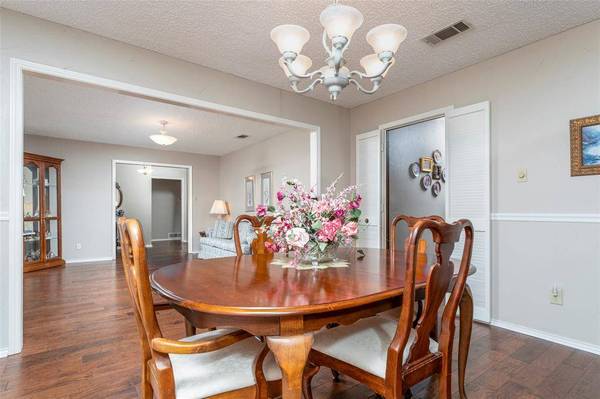 1410 Woodbine Street, Arlington, TX 76012