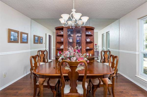 1410 Woodbine Street, Arlington, TX 76012