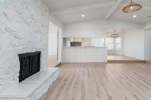 3915 Firethorn Drive, Arlington, TX 76017