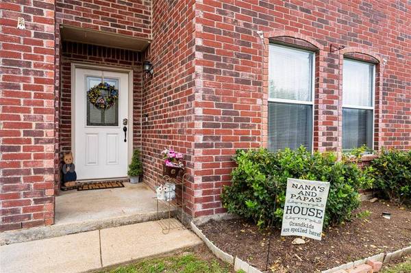 4333 Meadowknoll Drive, Fort Worth, TX 76123