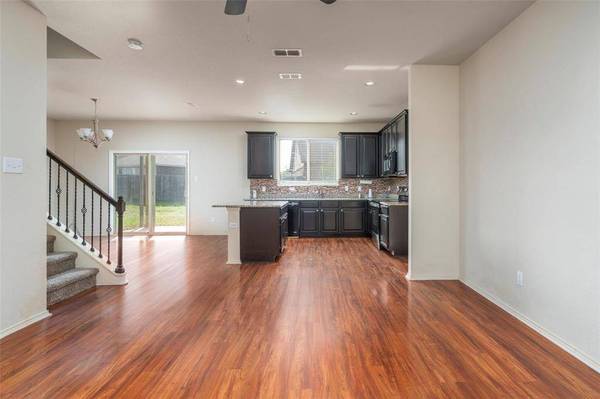 2917 Whitetail Chase Drive, Fort Worth, TX 76108