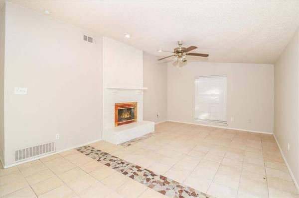 5706 Guildwood Drive, Arlington, TX 76017