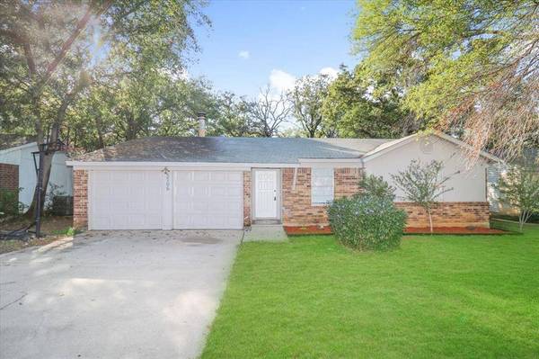 5706 Guildwood Drive, Arlington, TX 76017