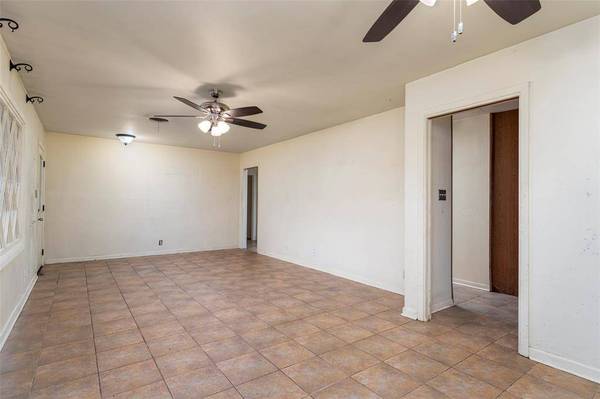 3613 Wooten Drive, Fort Worth, TX 76133