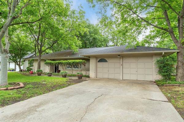 3613 Wooten Drive, Fort Worth, TX 76133