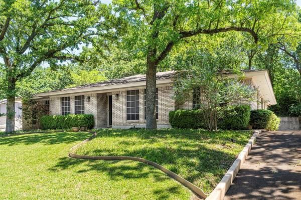 3615 Yorkshire Drive, Arlington, TX 76013