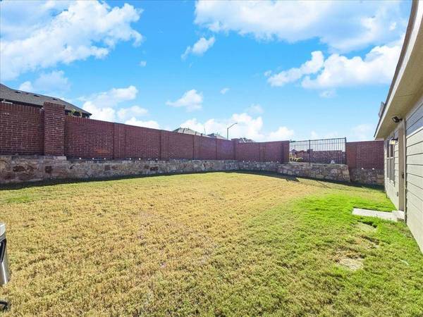 8665 Becker Avenue, Fort Worth, TX 76123