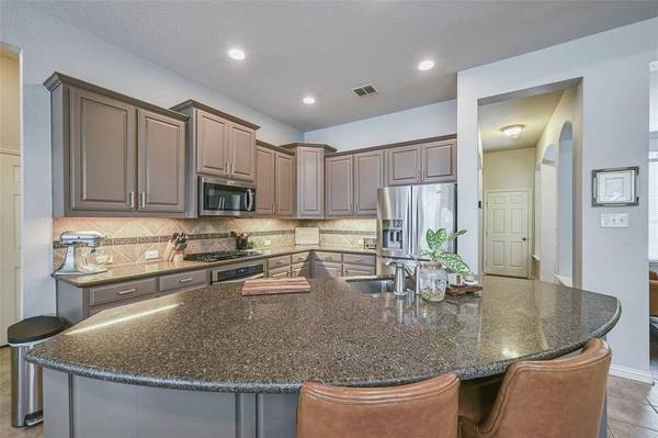 2659 Bridgewater Drive, Grand Prairie, TX 75054