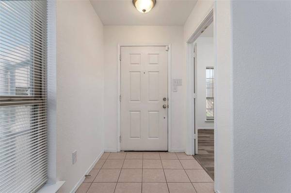 7427 Fossil Creek Drive, Arlington, TX 76002