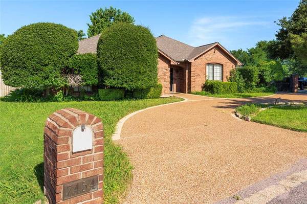 7454 Queensbury Circle, Fort Worth, TX 76133