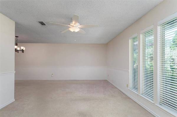 1008 Rocky Canyon Road, Arlington, TX 76012