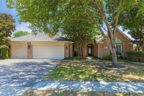 1620 Babbling Brook Drive, Grand Prairie, TX 75050