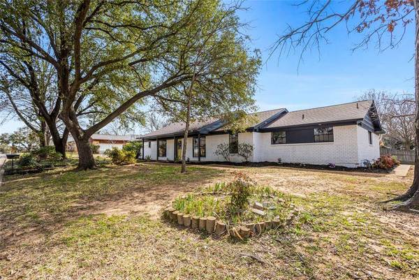 1708 Park Ridge Terrace, Arlington, TX 76012