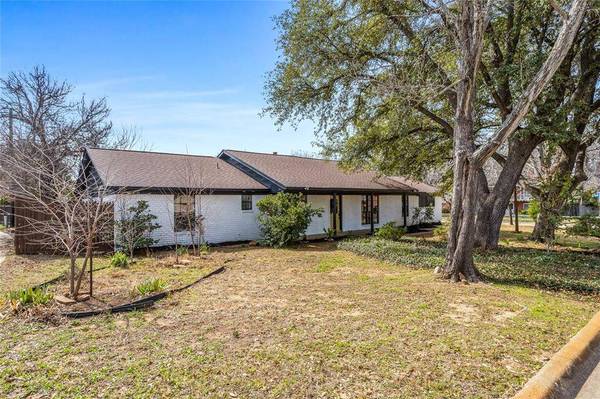 1708 Park Ridge Terrace, Arlington, TX 76012