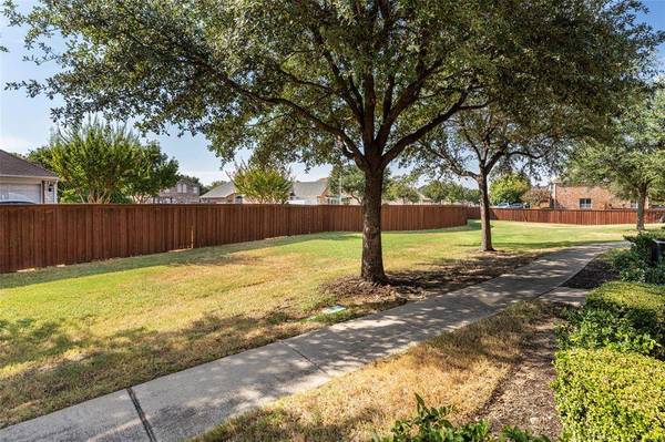 2709 Olympic Park Drive, Grand Prairie, TX 75050