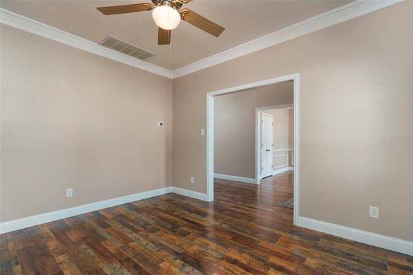 6101 Copperfield Drive, Arlington, TX 76001