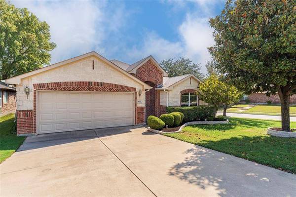 6633 Chalk River Drive, Fort Worth, TX 76179