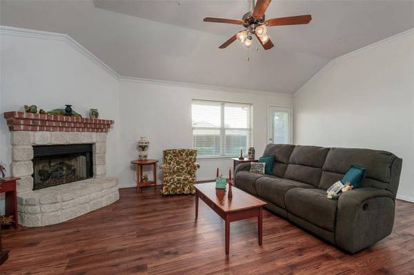 6633 Chalk River Drive, Fort Worth, TX 76179