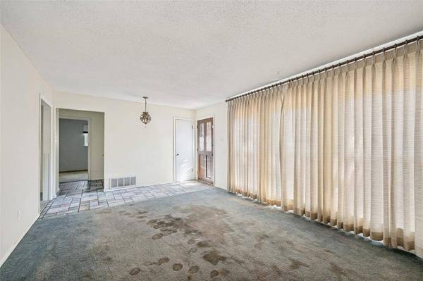 2817 Buffalo Court, Arlington, TX 76013