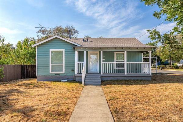5600 Hiett Court, Fort Worth, TX 76112