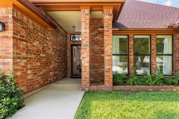 5006 Andalusia Trail, Arlington, TX 76017