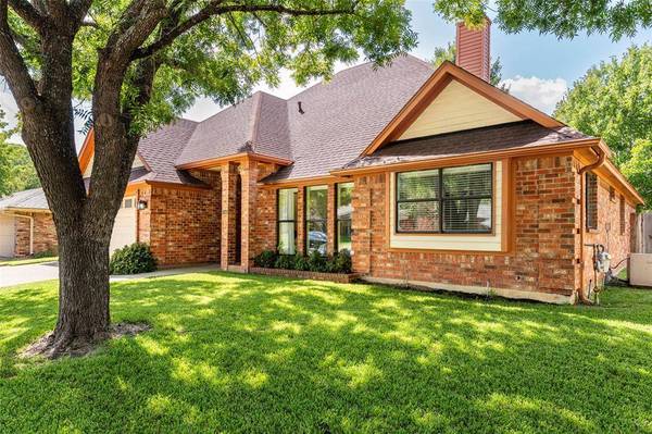 5006 Andalusia Trail, Arlington, TX 76017