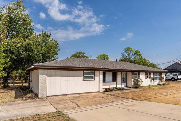 1101 Kennedale Sublett Road