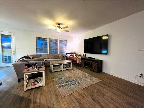 2736 Ryder Lane, Aubrey, TX 76227