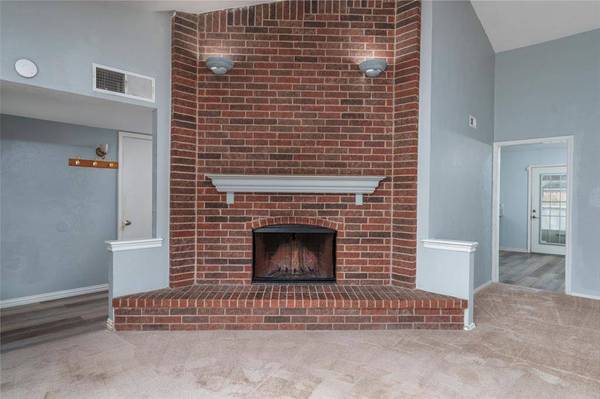 826 Camino Court, Grand Prairie, TX 75052