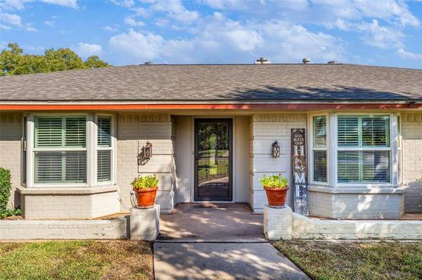 2407 Perryland Drive, Arlington, TX 76013