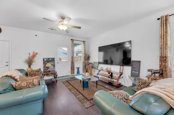 112 Gracie WAY, Hutto, TX 78634