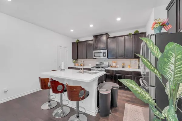 112 Gracie WAY, Hutto, TX 78634