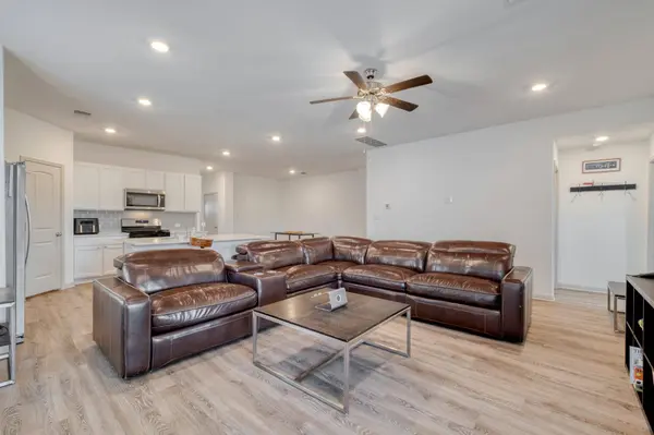 102 Johnson Draw RD, Hutto, TX 78634