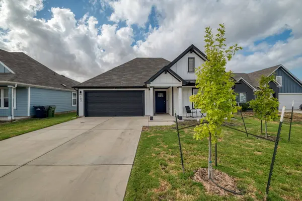 102 Johnson Draw RD, Hutto, TX 78634