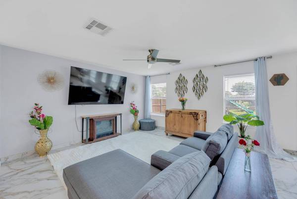 18400 Sun Haven CV, Elgin, TX 78621