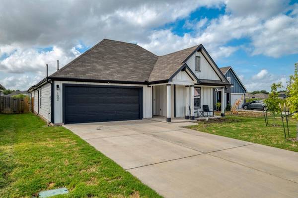 102 Johnson Draw RD, Hutto, TX 78634